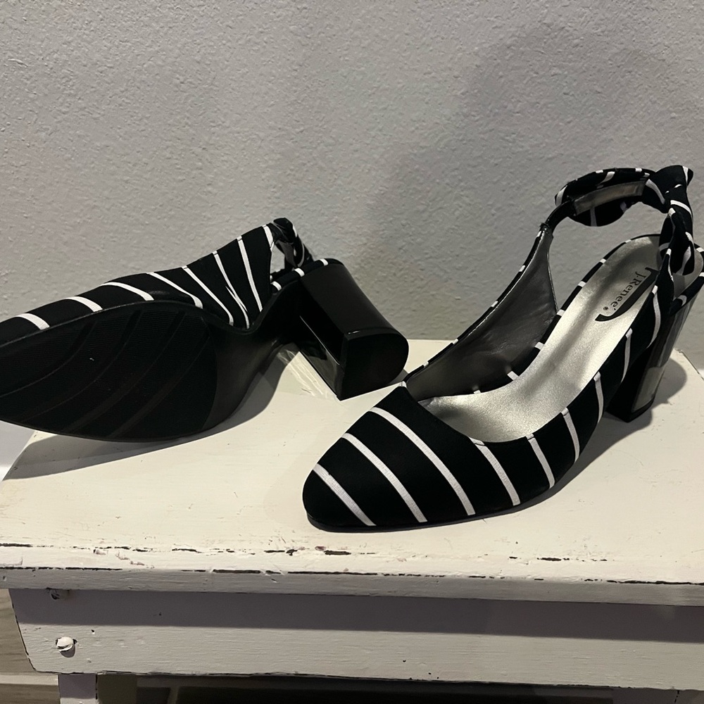J Renee heels NWOT